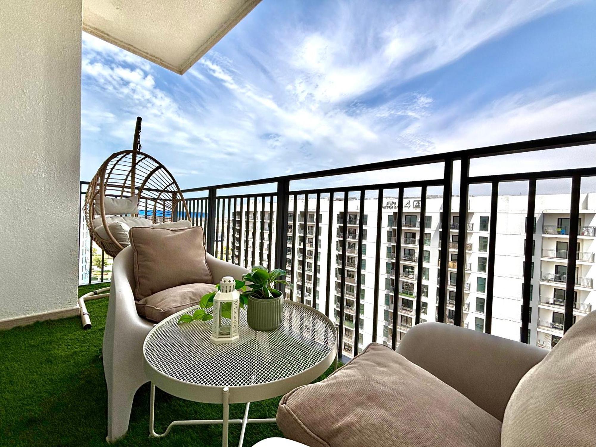 Luxury 2br, Yas Island By Ferrari World & Yas Mall Abu Dhabi