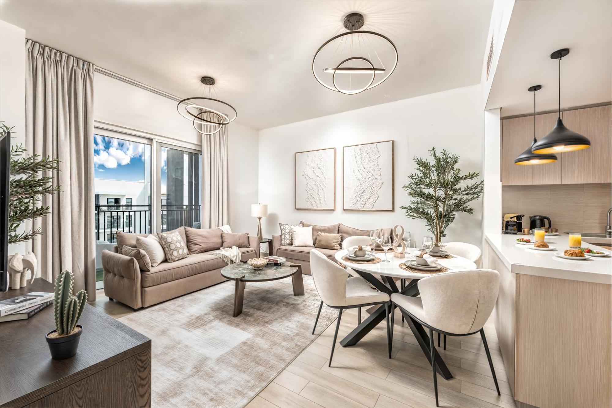 Luxury 2br, Yas Island By Ferrari World & Yas Mall Apartment *